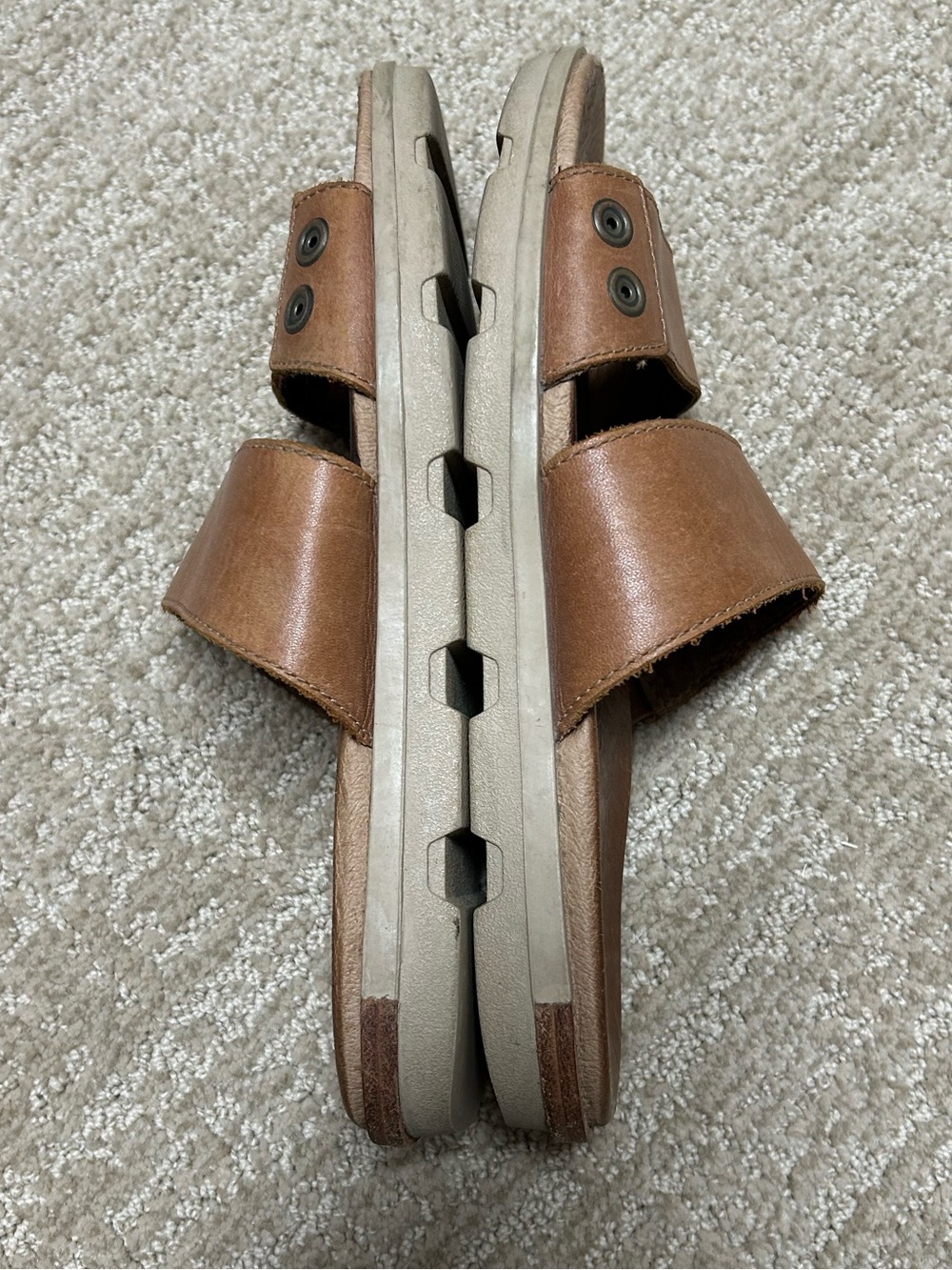 Sorel full grain leather slides. 8 - Picture 8 of 11